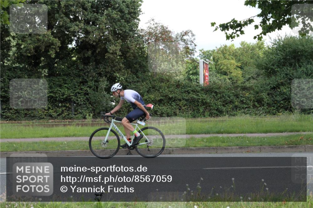 10.08.2025 - GEWOBA Citytriathlon Bremen Yannick Fuchs http://msf.ph/oto/8567059 10.08.2025 12:28:29 Radfahren 612, 622, 625, 629, 685, 732, 812, 816, 828, 941, 980, 981 meine-sportfotos.de