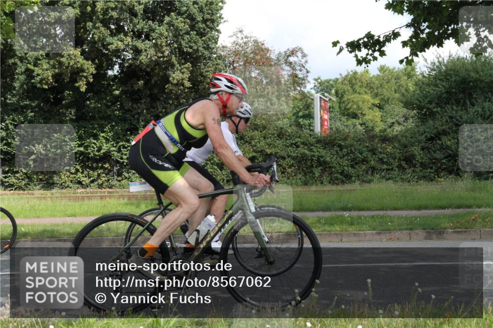 10.08.2025 - GEWOBA Citytriathlon Bremen Yannick Fuchs http://msf.ph/oto/8567062 10.08.2025 12:28:31 Radfahren 612, 622, 625, 629, 685, 732, 812, 816, 828, 941, 980, 981 meine-sportfotos.de