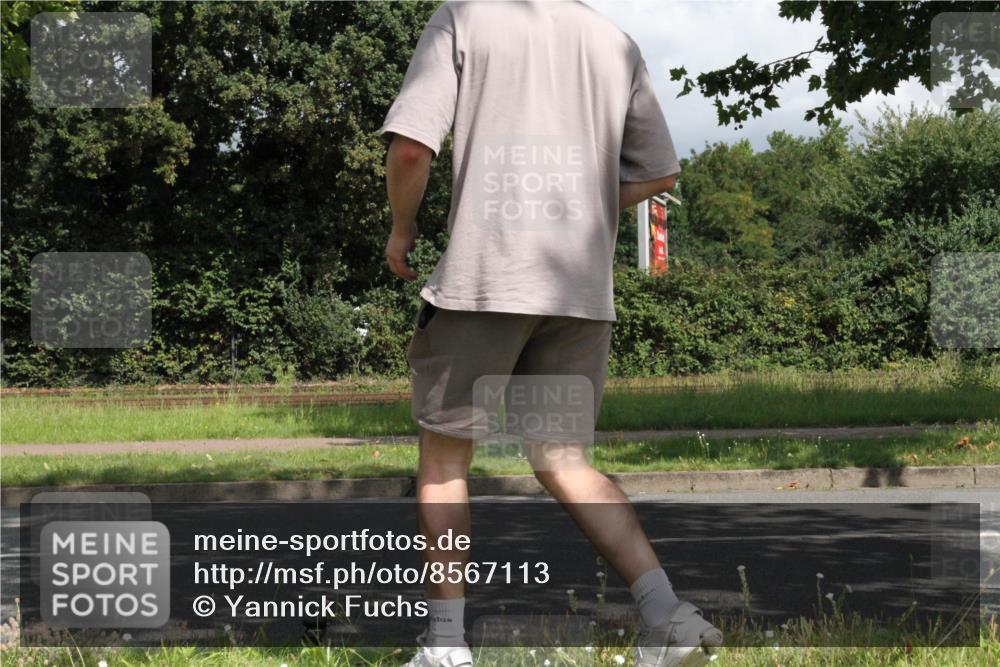 10.08.2025 - GEWOBA Citytriathlon Bremen Yannick Fuchs http://msf.ph/oto/8567113 10.08.2025 12:28:51 Radfahren 573, 659, 732, 851 meine-sportfotos.de