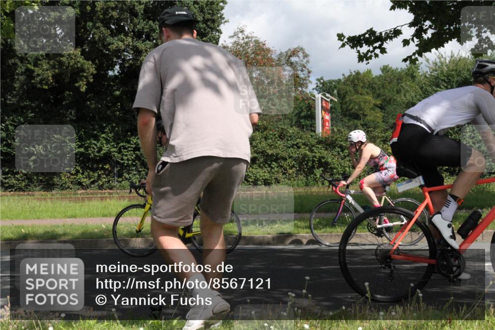10.08.2025 - GEWOBA Citytriathlon Bremen Yannick Fuchs http://msf.ph/oto/8567121 10.08.2025 12:28:54 Radfahren 573, 659, 851 meine-sportfotos.de