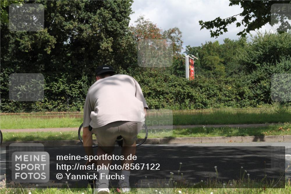 10.08.2025 - GEWOBA Citytriathlon Bremen Yannick Fuchs http://msf.ph/oto/8567122 10.08.2025 12:28:54 Radfahren 573, 659, 851 meine-sportfotos.de