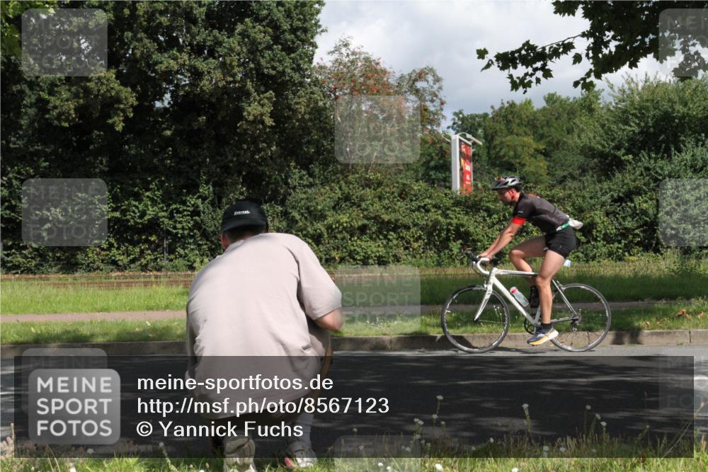 10.08.2025 - GEWOBA Citytriathlon Bremen Yannick Fuchs http://msf.ph/oto/8567123 10.08.2025 12:28:55 Radfahren 573, 659, 851 meine-sportfotos.de