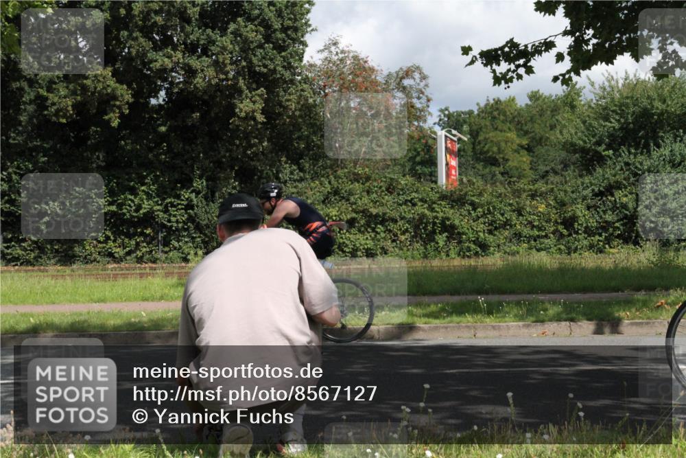 10.08.2025 - GEWOBA Citytriathlon Bremen Yannick Fuchs http://msf.ph/oto/8567127 10.08.2025 12:28:59 Radfahren 573, 659, 851 meine-sportfotos.de