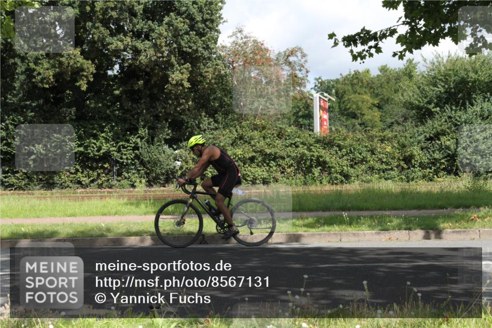 10.08.2025 - GEWOBA Citytriathlon Bremen Yannick Fuchs http://msf.ph/oto/8567131 10.08.2025 12:29:09 Radfahren 573, 576, 583, 605, 656, 1007 meine-sportfotos.de