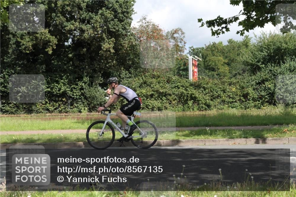 10.08.2025 - GEWOBA Citytriathlon Bremen Yannick Fuchs http://msf.ph/oto/8567135 10.08.2025 12:29:12 Radfahren 573, 576, 583, 605, 656, 799, 1007 meine-sportfotos.de