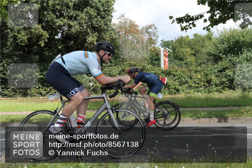 10.08.2025 - GEWOBA Citytriathlon Bremen Yannick Fuchs http://msf.ph/oto/8567138 10.08.2025 12:29:17 Radfahren 576, 583, 605, 656, 679, 771, 799, 1007, 1030 meine-sportfotos.de