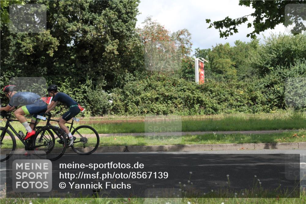 10.08.2025 - GEWOBA Citytriathlon Bremen Yannick Fuchs http://msf.ph/oto/8567139 10.08.2025 12:29:17 Radfahren 576, 583, 605, 656, 679, 771, 799, 1007, 1030 meine-sportfotos.de