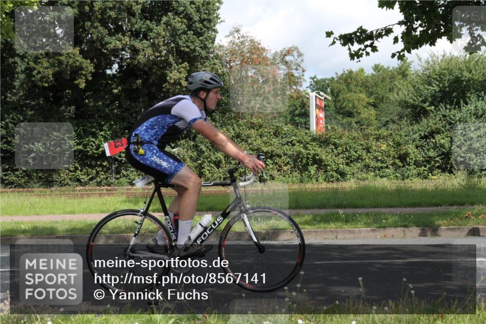 10.08.2025 - GEWOBA Citytriathlon Bremen Yannick Fuchs http://msf.ph/oto/8567141 10.08.2025 12:29:21 Radfahren 576, 583, 605, 656, 679, 687, 771, 799, 1007, 1030 meine-sportfotos.de