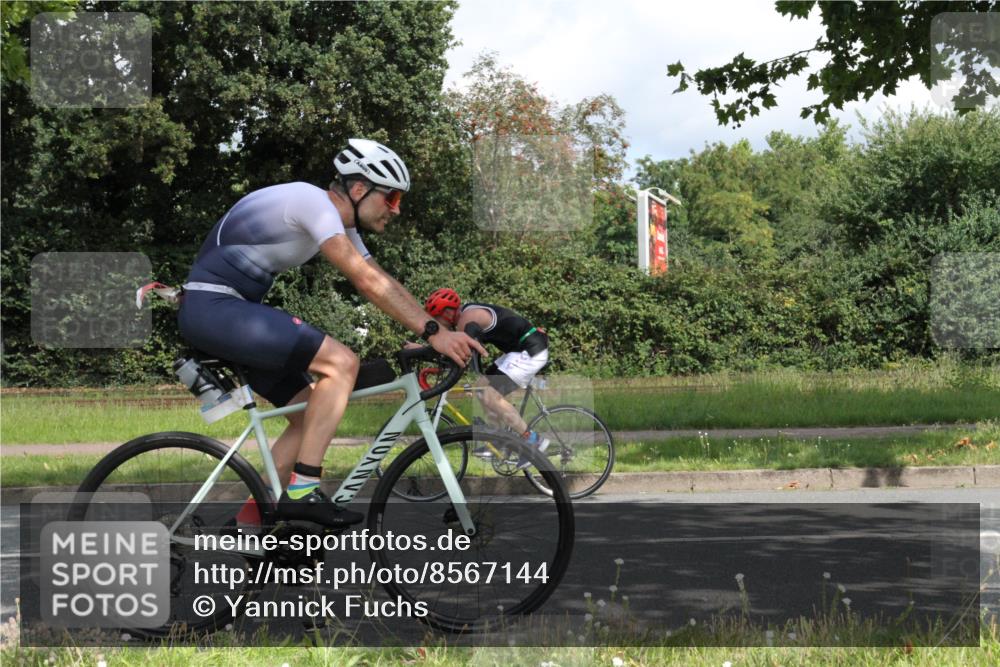 10.08.2025 - GEWOBA Citytriathlon Bremen Yannick Fuchs http://msf.ph/oto/8567144 10.08.2025 12:29:23 Radfahren 576, 583, 605, 656, 679, 687, 771, 799, 927, 1007, 1030 meine-sportfotos.de