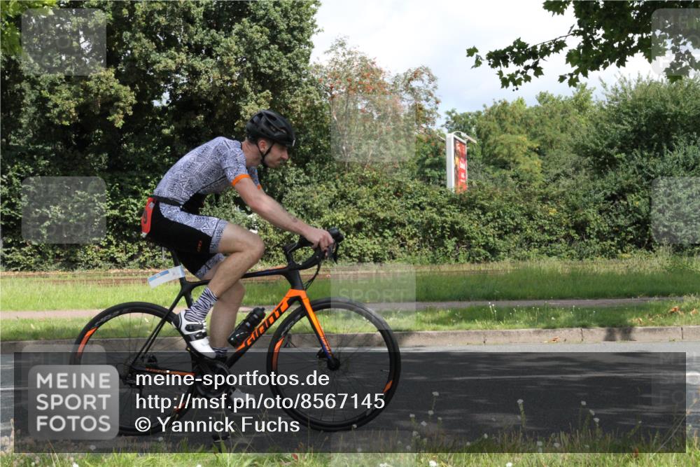 10.08.2025 - GEWOBA Citytriathlon Bremen Yannick Fuchs http://msf.ph/oto/8567145 10.08.2025 12:29:25 Radfahren 576, 583, 605, 656, 679, 687, 771, 799, 927, 1007, 1030 meine-sportfotos.de