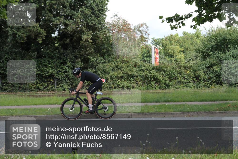 10.08.2025 - GEWOBA Citytriathlon Bremen Yannick Fuchs http://msf.ph/oto/8567149 10.08.2025 12:29:32 Radfahren 583, 605, 645, 679, 687, 771, 799, 922, 927, 1030 meine-sportfotos.de