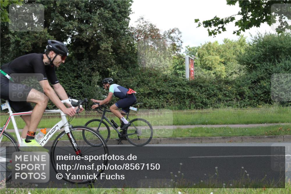 10.08.2025 - GEWOBA Citytriathlon Bremen Yannick Fuchs http://msf.ph/oto/8567150 10.08.2025 12:29:34 Radfahren 583, 645, 679, 687, 751, 771, 799, 922, 927, 1030 meine-sportfotos.de