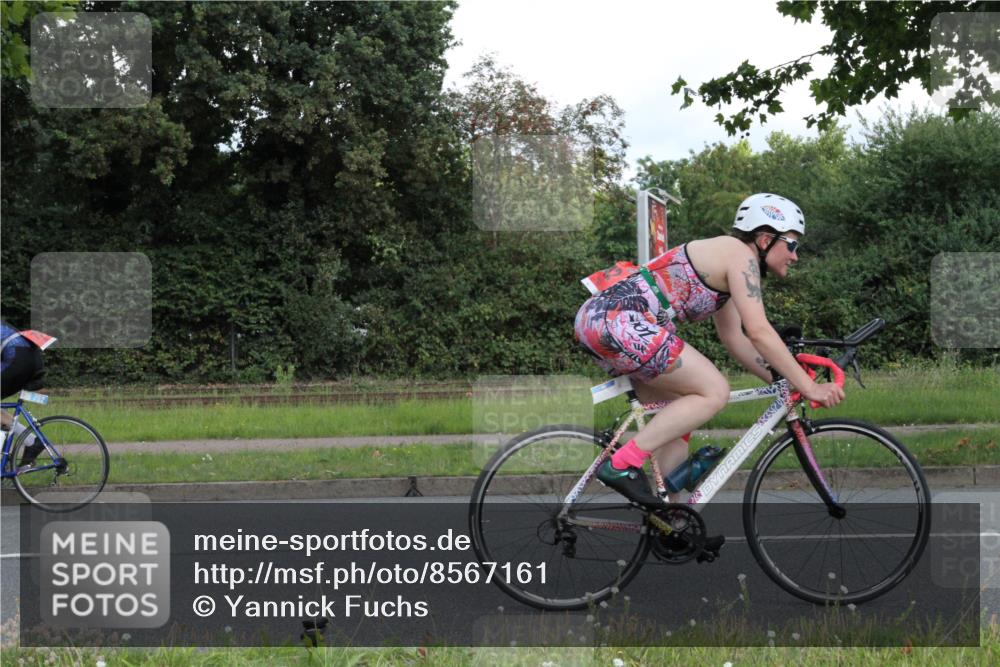 10.08.2025 - GEWOBA Citytriathlon Bremen Yannick Fuchs http://msf.ph/oto/8567161 10.08.2025 12:29:53 Radfahren 640, 675, 688, 699, 717, 751, 769, 875, 942, 960 meine-sportfotos.de