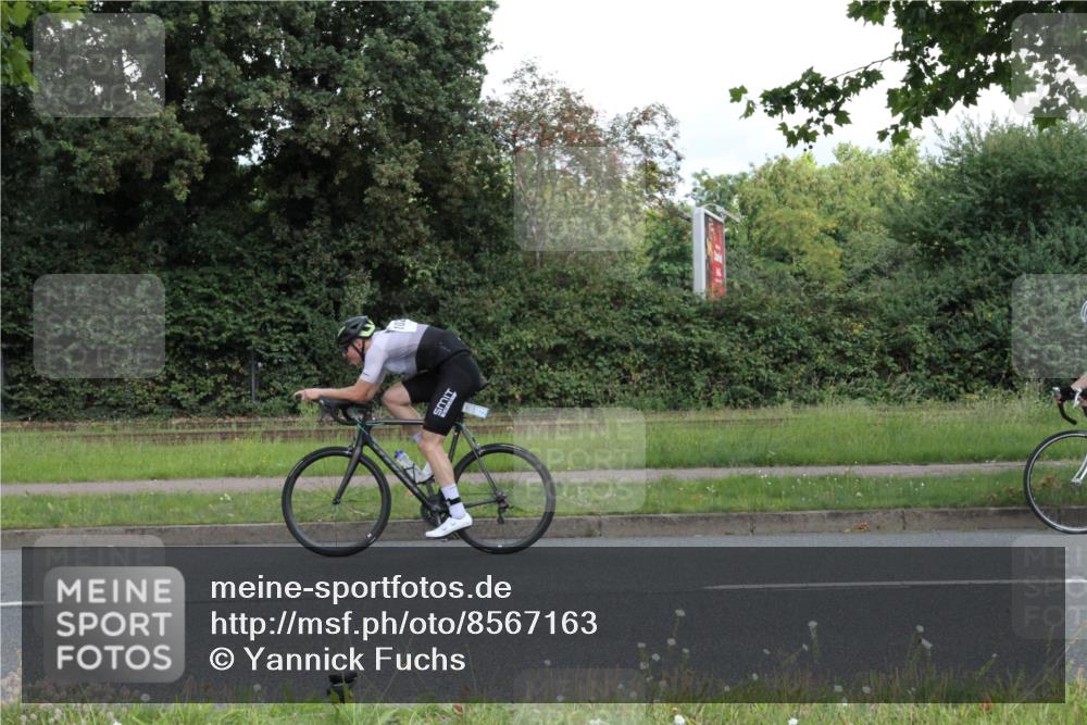 10.08.2025 - GEWOBA Citytriathlon Bremen Yannick Fuchs http://msf.ph/oto/8567163 10.08.2025 12:29:55 Radfahren 640, 675, 688, 699, 717, 751, 769, 875, 942, 960 meine-sportfotos.de