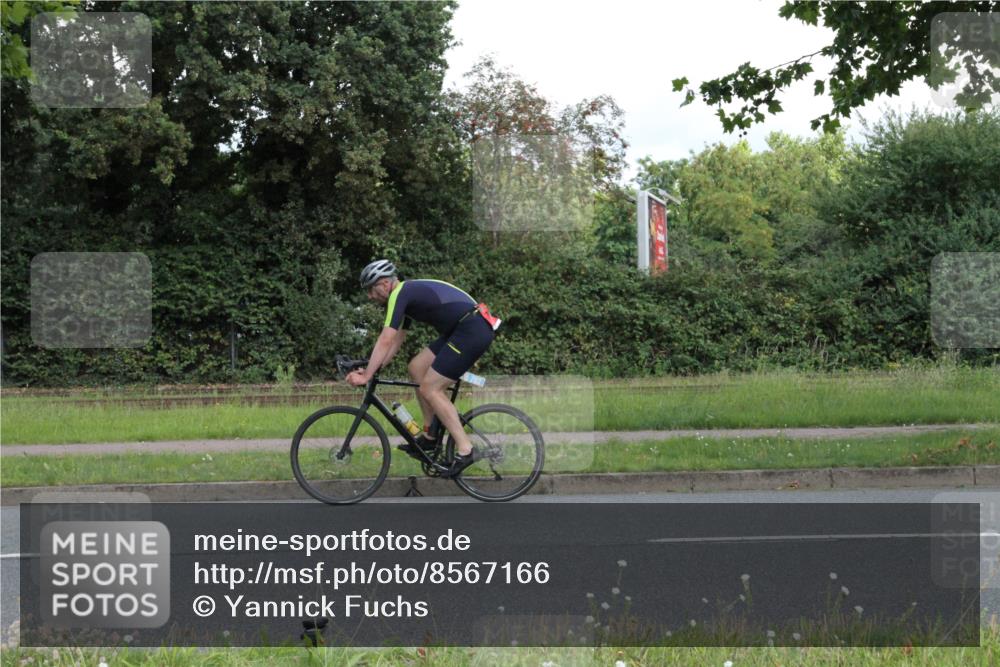 10.08.2025 - GEWOBA Citytriathlon Bremen Yannick Fuchs http://msf.ph/oto/8567166 10.08.2025 12:29:58 Radfahren 640, 675, 688, 699, 717, 751, 760, 769, 875, 942, 960 meine-sportfotos.de