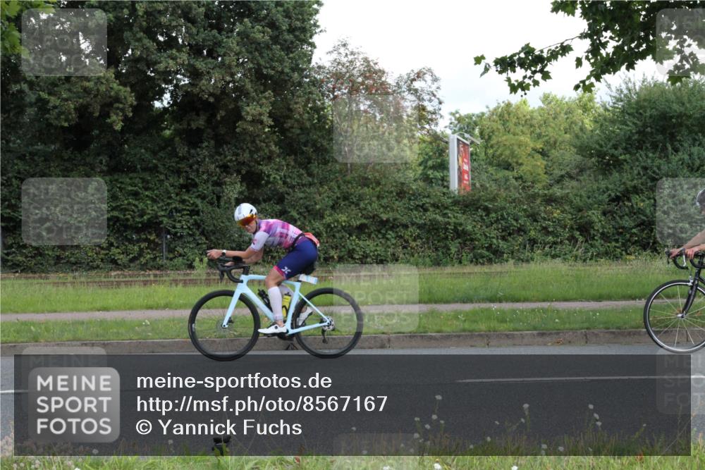 10.08.2025 - GEWOBA Citytriathlon Bremen Yannick Fuchs http://msf.ph/oto/8567167 10.08.2025 12:29:58 Radfahren 640, 675, 688, 699, 717, 751, 760, 769, 875, 942, 960 meine-sportfotos.de