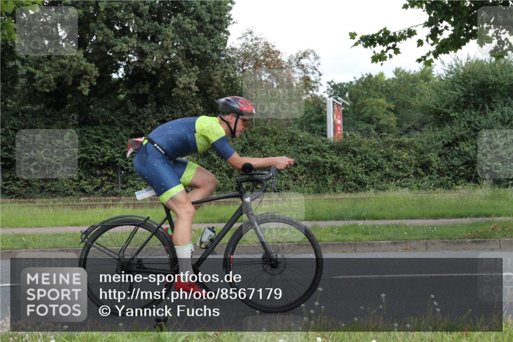10.08.2025 - GEWOBA Citytriathlon Bremen Yannick Fuchs http://msf.ph/oto/8567179 10.08.2025 12:30:09 Radfahren 640, 675, 717, 722, 760, 769, 875, 884, 935, 943, 960, 1013 meine-sportfotos.de
