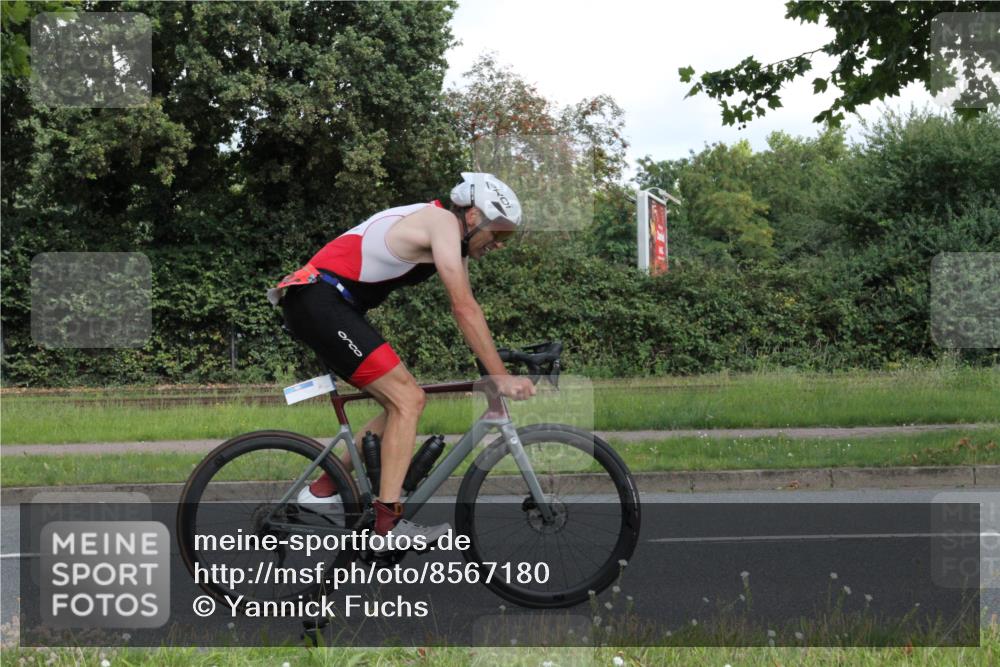 10.08.2025 - GEWOBA Citytriathlon Bremen Yannick Fuchs http://msf.ph/oto/8567180 10.08.2025 12:30:12 Radfahren 640, 675, 717, 722, 745, 760, 769, 823, 875, 884, 935, 943, 960, 1013 meine-sportfotos.de
