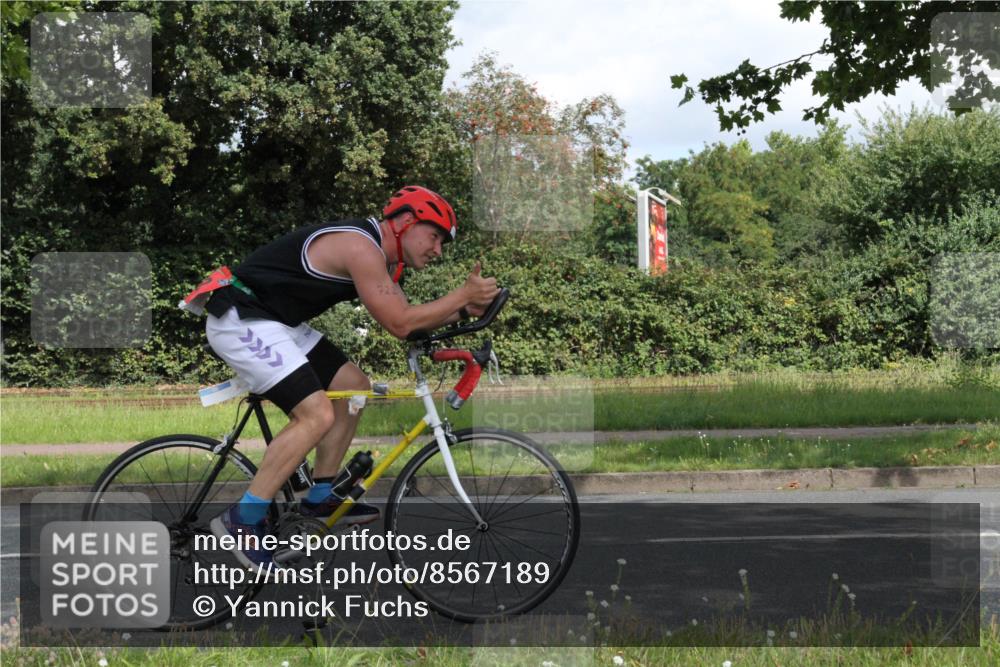10.08.2025 - GEWOBA Citytriathlon Bremen Yannick Fuchs http://msf.ph/oto/8567189 10.08.2025 12:30:22 Radfahren 722, 733, 745, 760, 767, 823, 884, 932, 935, 943, 1013 meine-sportfotos.de