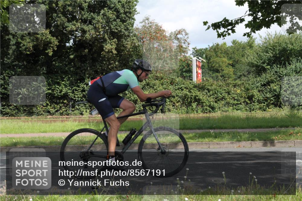 10.08.2025 - GEWOBA Citytriathlon Bremen Yannick Fuchs http://msf.ph/oto/8567191 10.08.2025 12:30:24 Radfahren 722, 733, 745, 767, 823, 884, 924, 932, 935, 943, 1013 meine-sportfotos.de