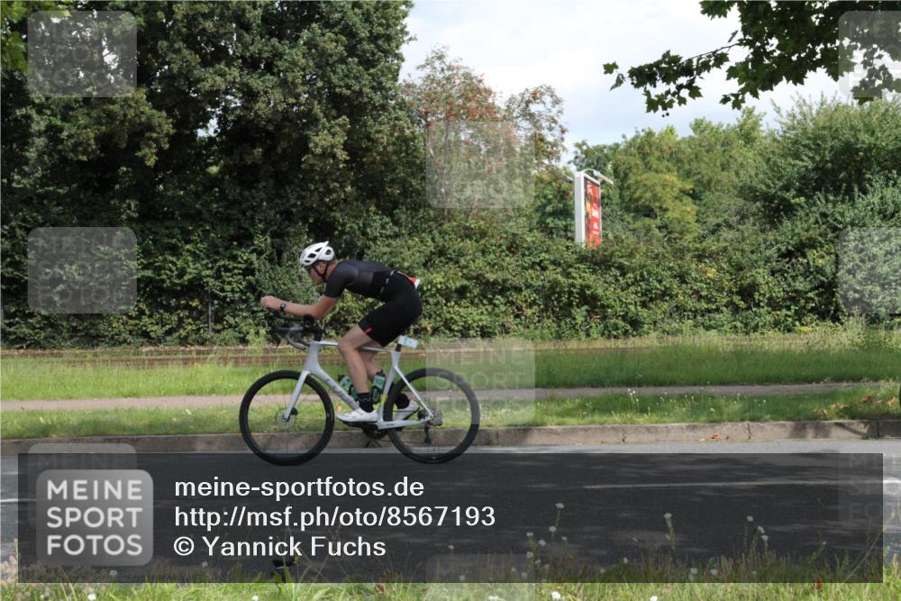 10.08.2025 - GEWOBA Citytriathlon Bremen Yannick Fuchs http://msf.ph/oto/8567193 10.08.2025 12:30:26 Radfahren 722, 733, 745, 767, 823, 924, 932, 935, 943, 1011, 1013 meine-sportfotos.de