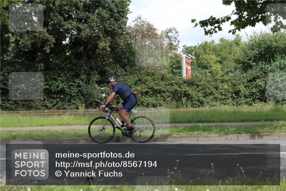 10.08.2025 - GEWOBA Citytriathlon Bremen Yannick Fuchs http://msf.ph/oto/8567194 10.08.2025 12:30:27 Radfahren 722, 733, 745, 767, 823, 924, 932, 935, 943, 1011, 1013 meine-sportfotos.de
