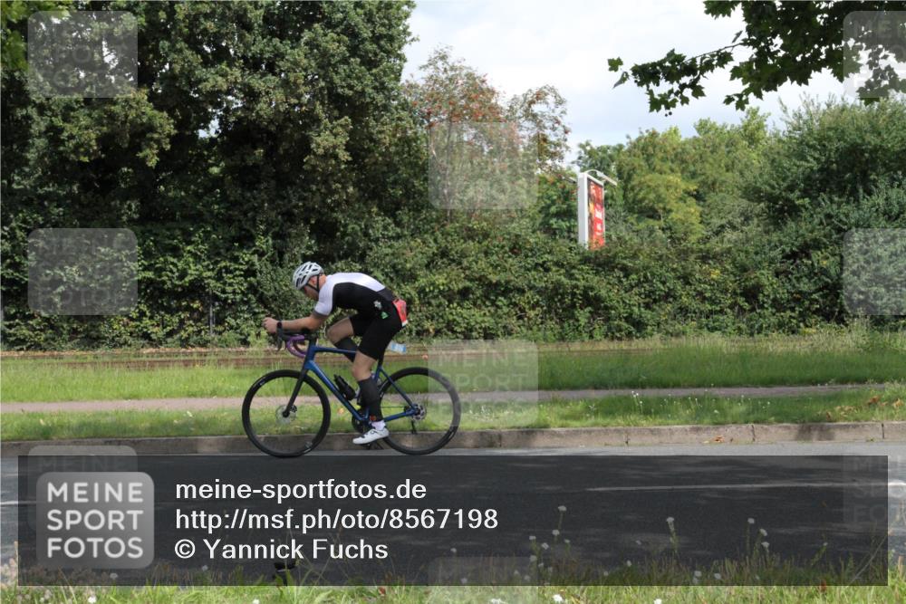 10.08.2025 - GEWOBA Citytriathlon Bremen Yannick Fuchs http://msf.ph/oto/8567198 10.08.2025 12:30:34 Radfahren 733, 745, 767, 823, 924, 932, 937, 1011, 1022, 1026 meine-sportfotos.de