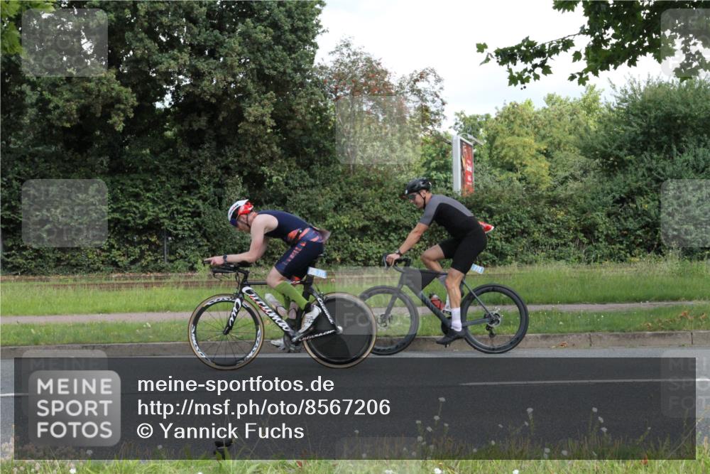 10.08.2025 - GEWOBA Citytriathlon Bremen Yannick Fuchs http://msf.ph/oto/8567206 10.08.2025 12:30:42 Radfahren 587, 752, 767, 916, 924, 932, 937, 951, 1011, 1020, 1022, 1026 meine-sportfotos.de