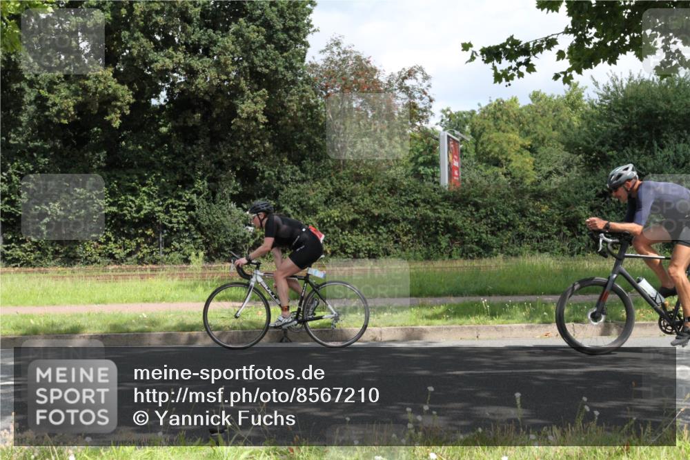 10.08.2025 - GEWOBA Citytriathlon Bremen Yannick Fuchs http://msf.ph/oto/8567210 10.08.2025 12:30:45 Radfahren 587, 752, 916, 924, 937, 951, 1011, 1020, 1022, 1026 meine-sportfotos.de