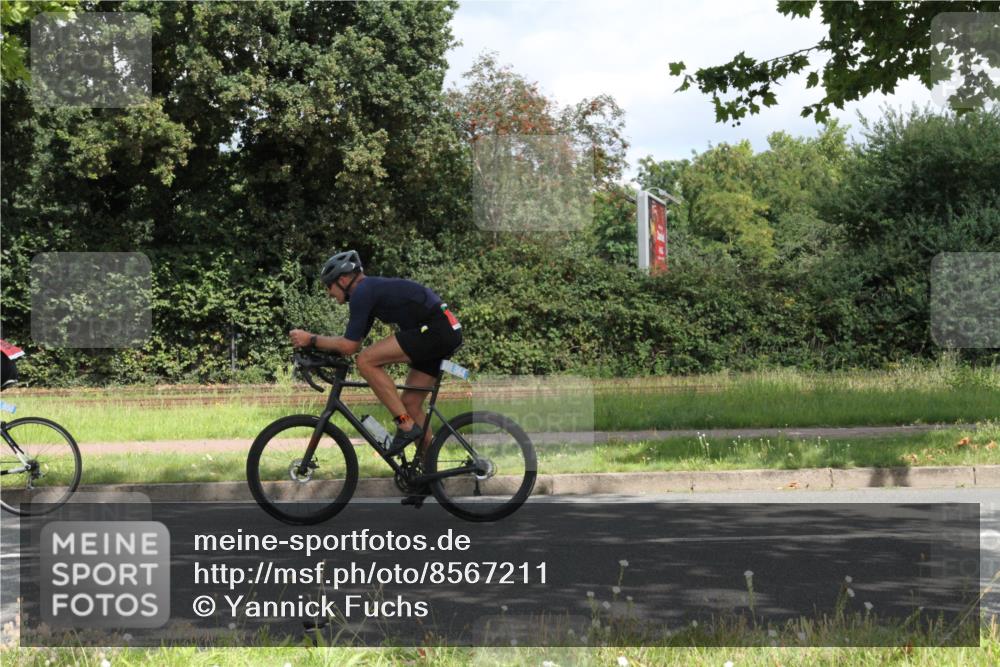 10.08.2025 - GEWOBA Citytriathlon Bremen Yannick Fuchs http://msf.ph/oto/8567211 10.08.2025 12:30:45 Radfahren 587, 752, 916, 924, 937, 951, 1011, 1020, 1022, 1026 meine-sportfotos.de