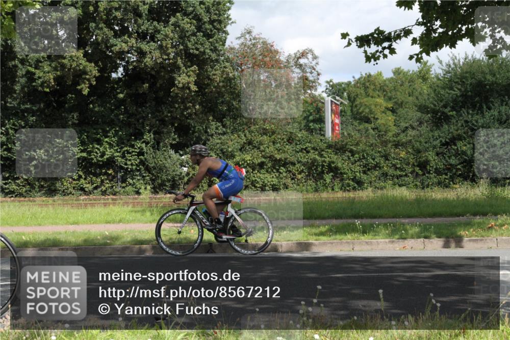 10.08.2025 - GEWOBA Citytriathlon Bremen Yannick Fuchs http://msf.ph/oto/8567212 10.08.2025 12:30:46 Radfahren 587, 752, 916, 924, 937, 951, 1011, 1020, 1022, 1026 meine-sportfotos.de