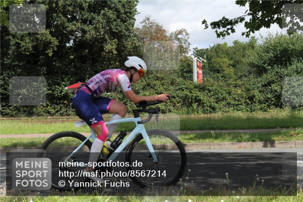 10.08.2025 - GEWOBA Citytriathlon Bremen Yannick Fuchs http://msf.ph/oto/8567214 10.08.2025 12:30:48 Radfahren 587, 752, 916, 924, 937, 951, 1011, 1020, 1022, 1026 meine-sportfotos.de