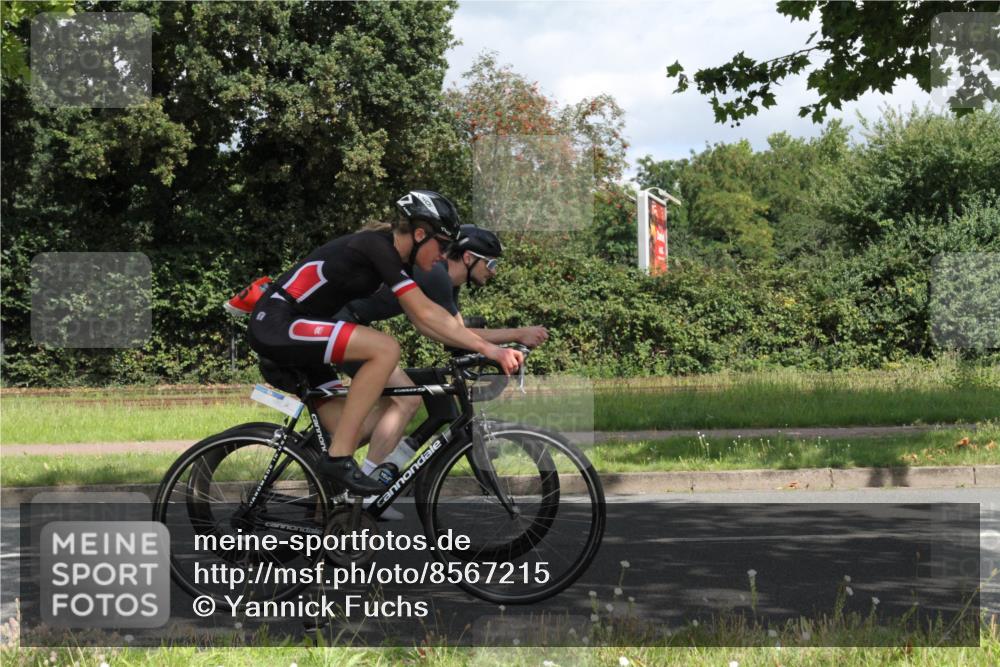 10.08.2025 - GEWOBA Citytriathlon Bremen Yannick Fuchs http://msf.ph/oto/8567215 10.08.2025 12:30:48 Radfahren 587, 752, 916, 924, 937, 951, 1011, 1020, 1022, 1026 meine-sportfotos.de
