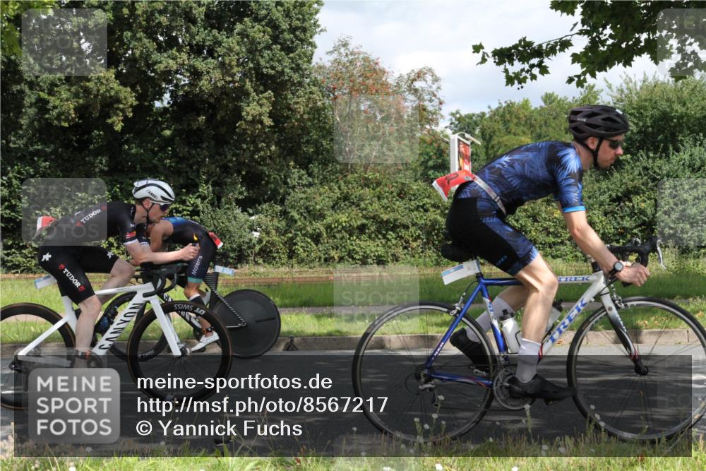 10.08.2025 - GEWOBA Citytriathlon Bremen Yannick Fuchs http://msf.ph/oto/8567217 10.08.2025 12:30:49 Radfahren 587, 752, 916, 924, 937, 951, 1011, 1020, 1022, 1026 meine-sportfotos.de