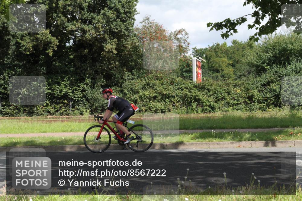 10.08.2025 - GEWOBA Citytriathlon Bremen Yannick Fuchs http://msf.ph/oto/8567222 10.08.2025 12:30:58 Radfahren 587, 621, 692, 752, 801, 916, 951, 1020, 1026 meine-sportfotos.de
