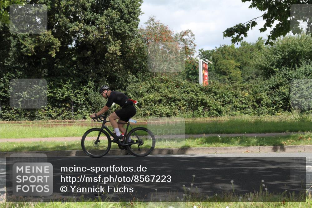 10.08.2025 - GEWOBA Citytriathlon Bremen Yannick Fuchs http://msf.ph/oto/8567223 10.08.2025 12:31:03 Radfahren 587, 621, 692, 753, 801, 1020 meine-sportfotos.de