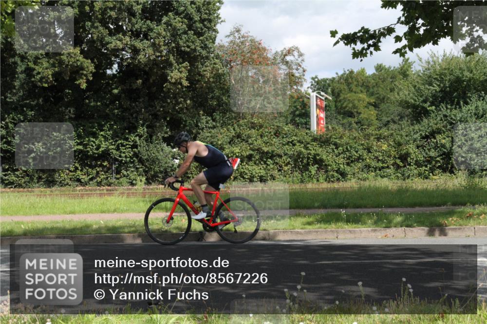 10.08.2025 - GEWOBA Citytriathlon Bremen Yannick Fuchs http://msf.ph/oto/8567226 10.08.2025 12:31:05 Radfahren 621, 692, 753, 801, 1020 meine-sportfotos.de