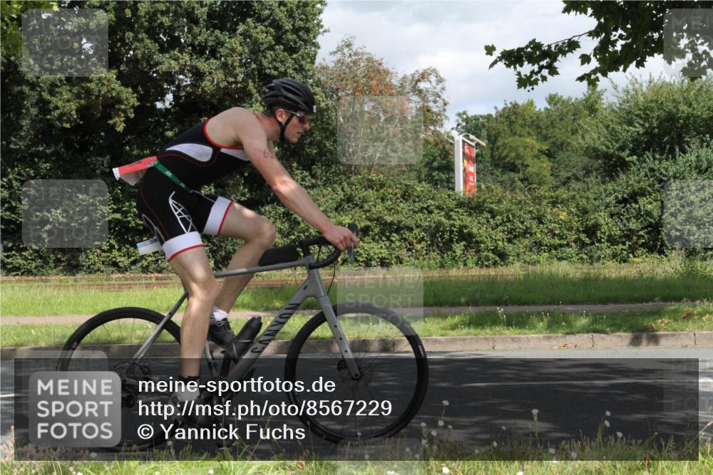 10.08.2025 - GEWOBA Citytriathlon Bremen Yannick Fuchs http://msf.ph/oto/8567229 10.08.2025 12:31:09 Radfahren 575, 621, 630, 692, 753, 801 meine-sportfotos.de