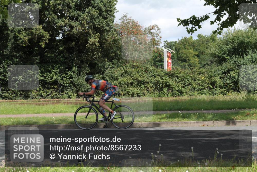 10.08.2025 - GEWOBA Citytriathlon Bremen Yannick Fuchs http://msf.ph/oto/8567233 10.08.2025 12:31:11 Radfahren 575, 621, 630, 692, 753, 801 meine-sportfotos.de