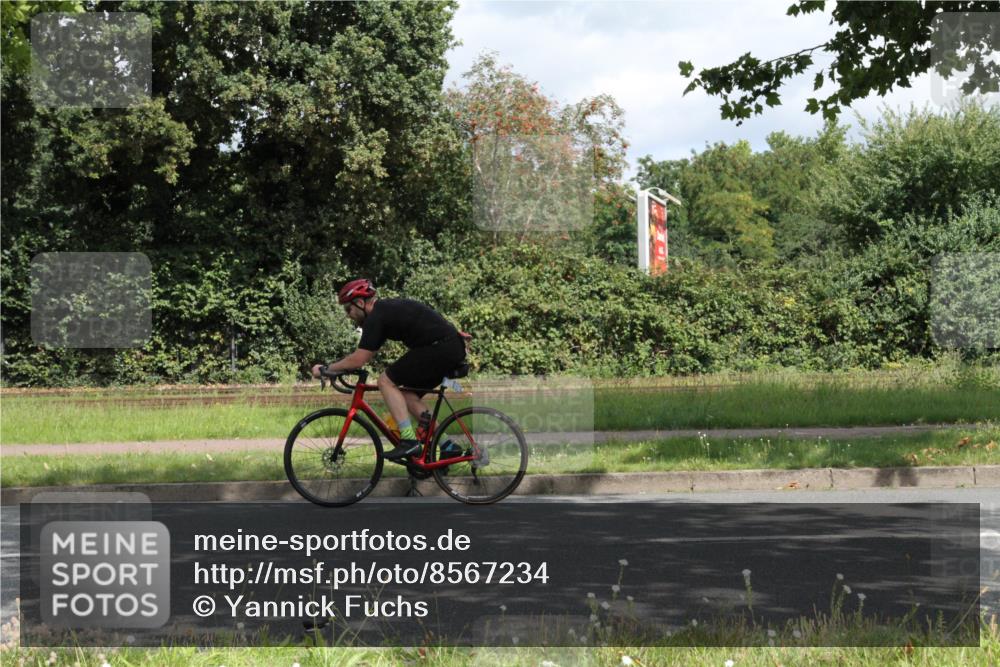 10.08.2025 - GEWOBA Citytriathlon Bremen Yannick Fuchs http://msf.ph/oto/8567234 10.08.2025 12:31:13 Radfahren 575, 621, 630, 692, 753, 801, 905 meine-sportfotos.de