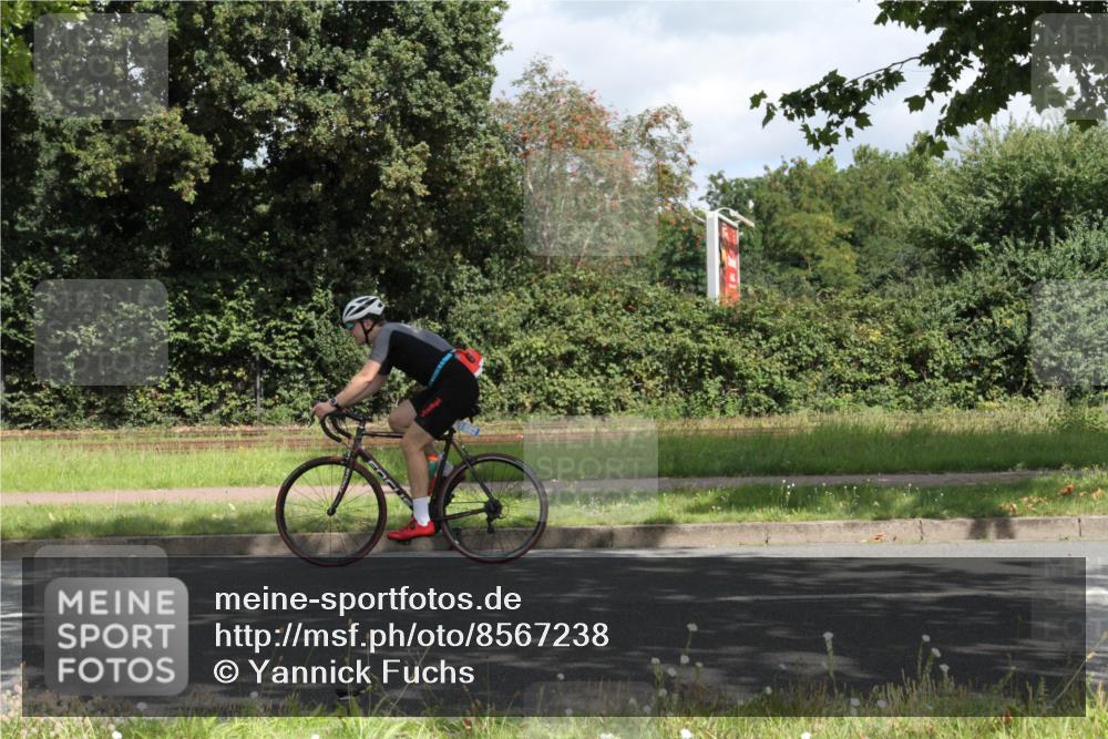 10.08.2025 - GEWOBA Citytriathlon Bremen Yannick Fuchs http://msf.ph/oto/8567238 10.08.2025 12:31:21 Radfahren 575, 616, 621, 630, 692, 753, 801, 863, 894, 905 meine-sportfotos.de