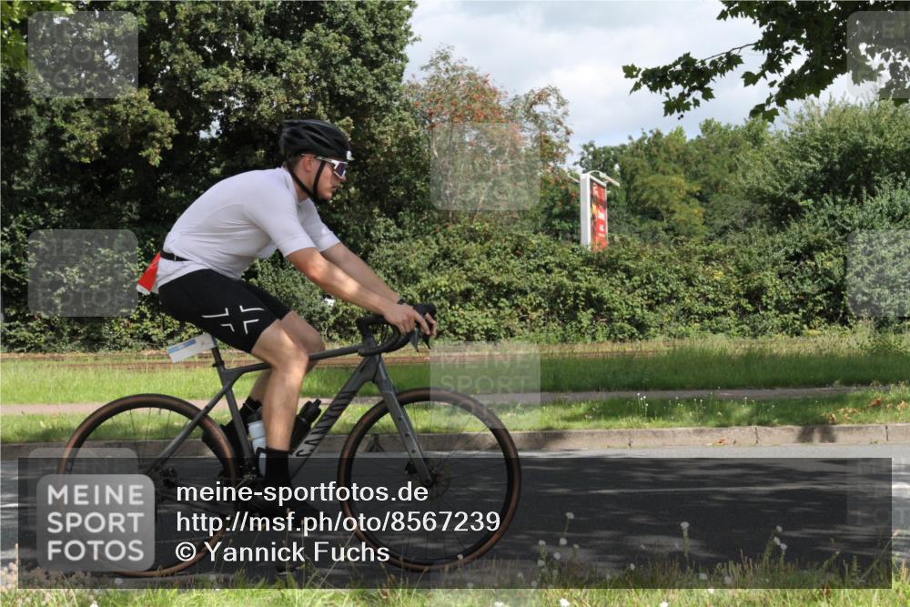 10.08.2025 - GEWOBA Citytriathlon Bremen Yannick Fuchs http://msf.ph/oto/8567239 10.08.2025 12:31:22 Radfahren 575, 616, 621, 630, 649, 753, 801, 863, 894, 905 meine-sportfotos.de