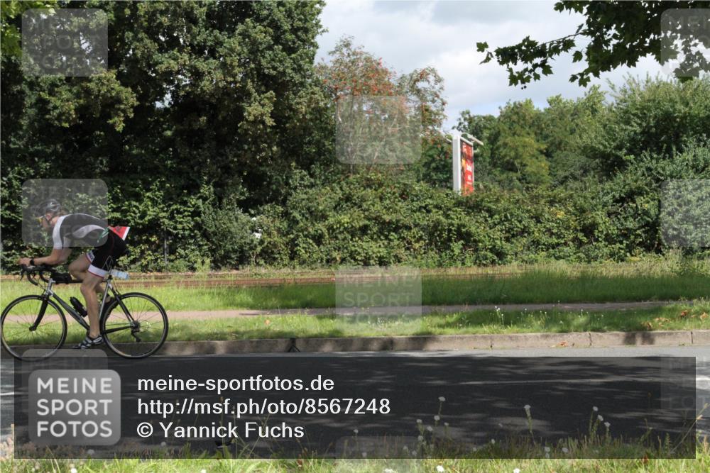 10.08.2025 - GEWOBA Citytriathlon Bremen Yannick Fuchs http://msf.ph/oto/8567248 10.08.2025 12:31:33 Radfahren 564, 616, 649, 654, 655, 788, 793, 863, 894, 905, 950 meine-sportfotos.de