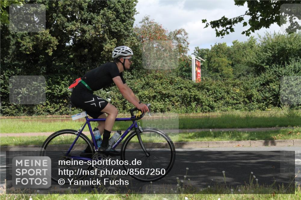 10.08.2025 - GEWOBA Citytriathlon Bremen Yannick Fuchs http://msf.ph/oto/8567250 10.08.2025 12:31:34 Radfahren 564, 616, 649, 654, 655, 666, 788, 793, 863, 894, 905, 950 meine-sportfotos.de