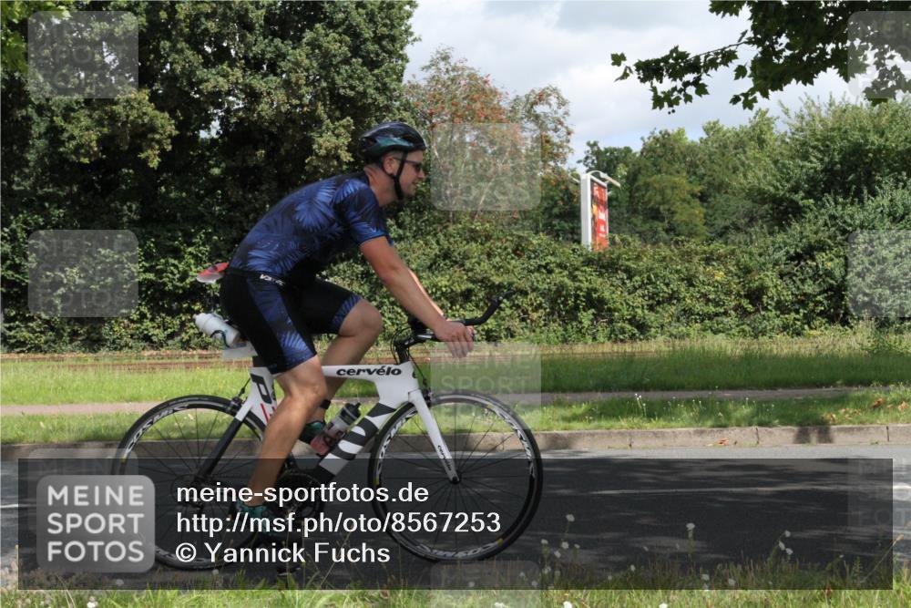 10.08.2025 - GEWOBA Citytriathlon Bremen Yannick Fuchs http://msf.ph/oto/8567253 10.08.2025 12:31:36 Radfahren 564, 616, 649, 654, 655, 666, 667, 788, 793, 863, 894, 905, 950 meine-sportfotos.de