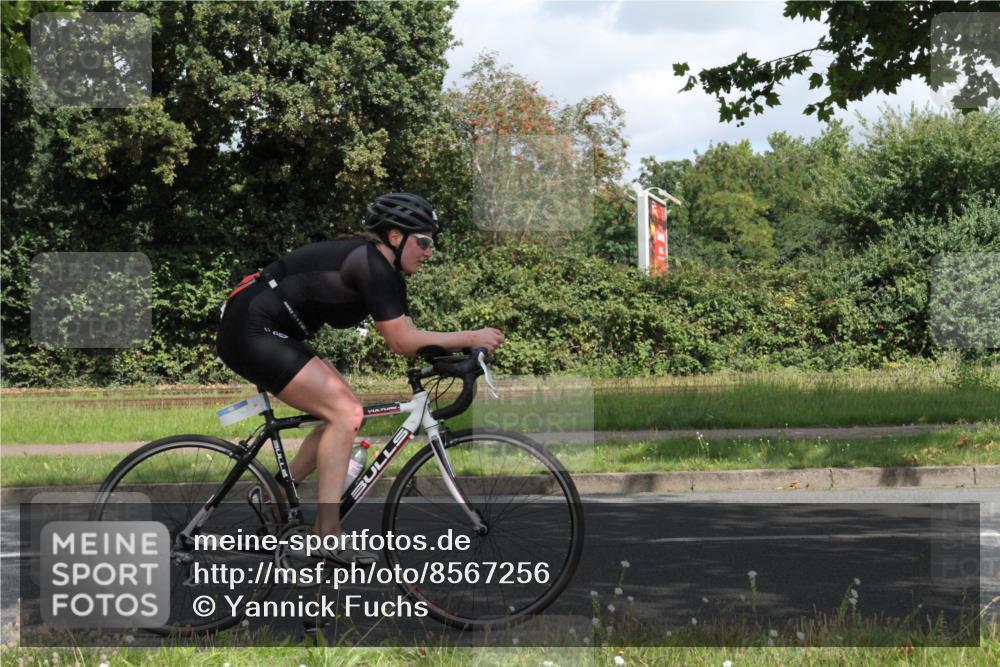 10.08.2025 - GEWOBA Citytriathlon Bremen Yannick Fuchs http://msf.ph/oto/8567256 10.08.2025 12:31:39 Radfahren 564, 616, 649, 654, 655, 666, 667, 788, 793, 863, 894, 950 meine-sportfotos.de