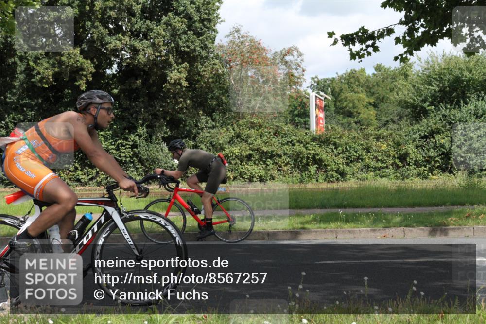 10.08.2025 - GEWOBA Citytriathlon Bremen Yannick Fuchs http://msf.ph/oto/8567257 10.08.2025 12:31:40 Radfahren 552, 564, 616, 649, 654, 655, 666, 667, 788, 793, 863, 950 meine-sportfotos.de
