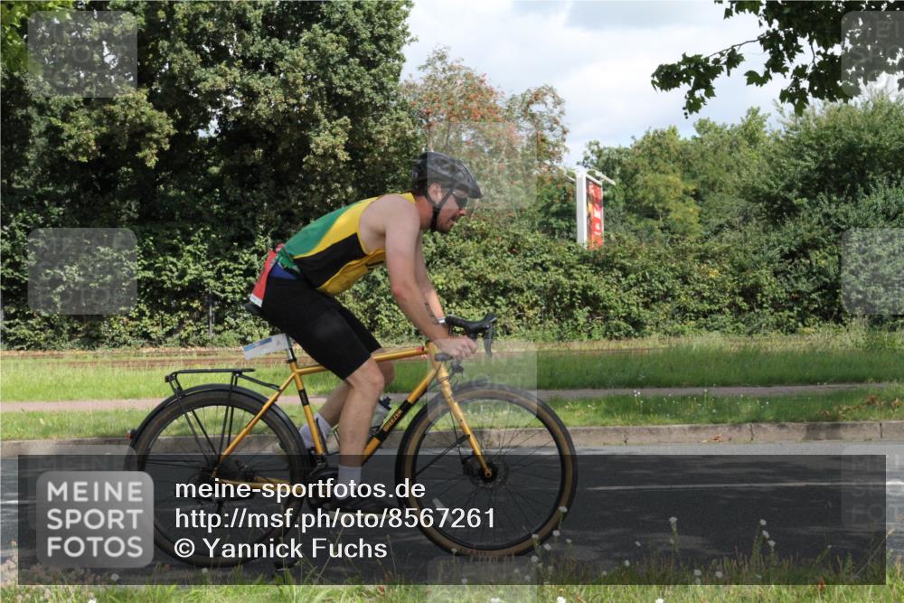 10.08.2025 - GEWOBA Citytriathlon Bremen Yannick Fuchs http://msf.ph/oto/8567261 10.08.2025 12:31:50 Radfahren 552, 615, 627, 654, 655, 657, 666, 667, 689, 770, 839, 873, 876, 897, 950 meine-sportfotos.de