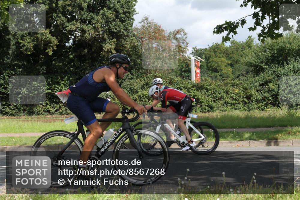 10.08.2025 - GEWOBA Citytriathlon Bremen Yannick Fuchs http://msf.ph/oto/8567268 10.08.2025 12:31:58 Radfahren 552, 615, 627, 657, 666, 667, 689, 770, 806, 838, 839, 857, 873, 876, 888, 897 meine-sportfotos.de