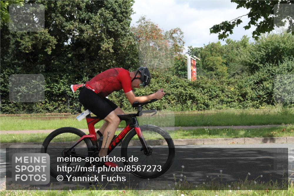 10.08.2025 - GEWOBA Citytriathlon Bremen Yannick Fuchs http://msf.ph/oto/8567273 10.08.2025 12:32:03 Radfahren 552, 615, 627, 657, 682, 689, 770, 806, 838, 839, 857, 873, 876, 888, 897 meine-sportfotos.de